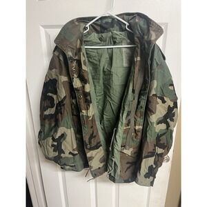 US Military Cold Weather Camouflage Coat Large with Combat Unit Patches